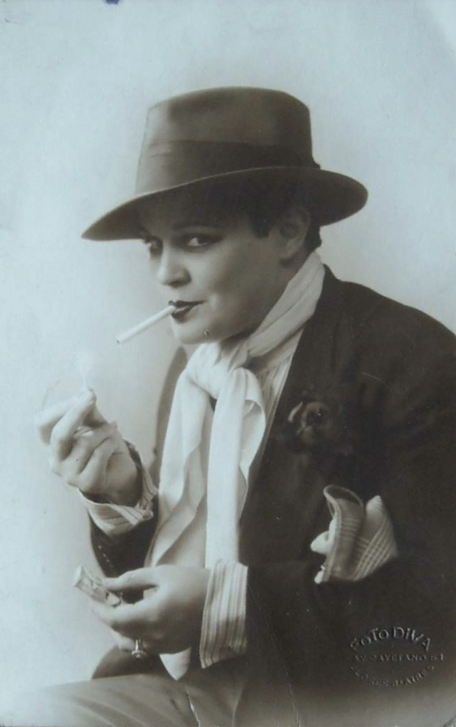 1. AzucenaMaizani_cigarette_DragKingHistory